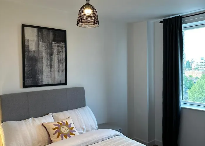 Amazing 2 Bed Flat With City Views