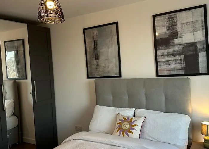 Amazing 2 Bed Flat With City Views